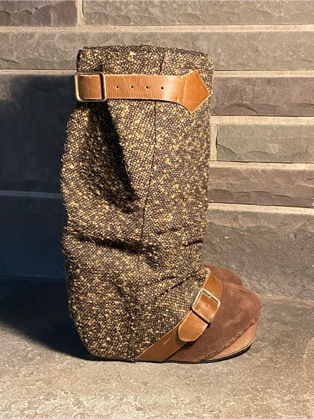 Rare HTF Irregular Choice “Longer Lashes” brown suede/tweed platform boots, US 9